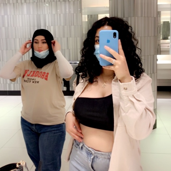 Meet your Posher, Yosra - Picture 1 of 1